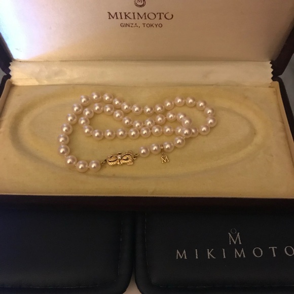 Mikimoto Akoya pearl necklace,
Highest quality pearls. - Picture 6 of 9